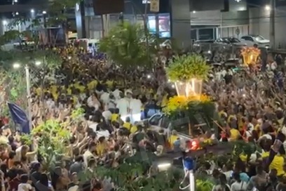 (A chegada marcou o encerramento de uma das primeiras manifestações públicas de fé que antecedem o grande Círio.)