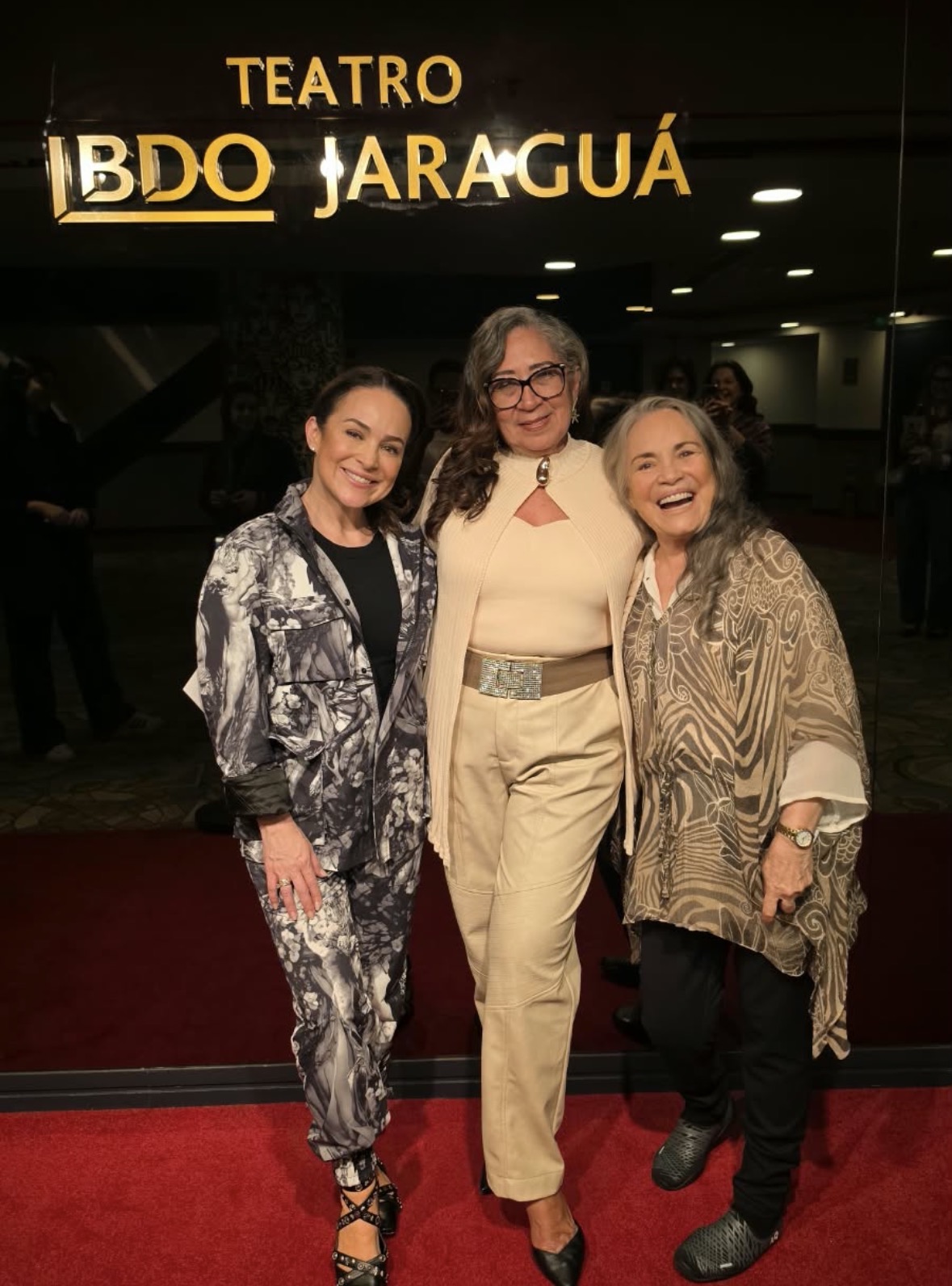 Fátima Leite foi recebida pelas atrizes Gabriela e Regina Duarte