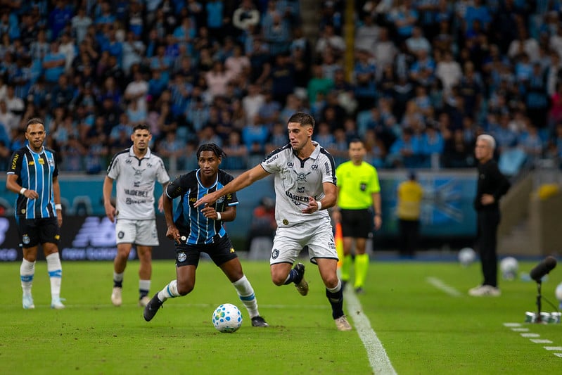 Leão joga diante da torcida para ganhar sobrevida no Brasileirão - 