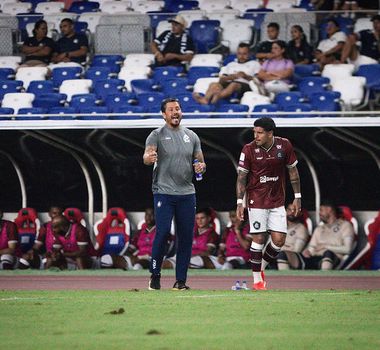 Imagem - Carpini lamenta empate contra o Grêmio e fala sobre pênalti não marcado: 'Mudaria o cenário'