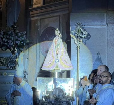 Imagem - Manto de Nossa Senhora de Nazaré levou mais de 7 mil horas de bordado e resgata estilo tradicional