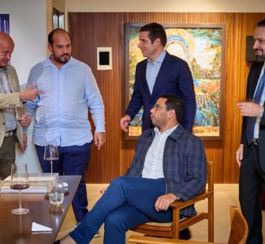 Imagem - Careca do INSS aparece com Hugo Motta e ministro do TCU em encontro
