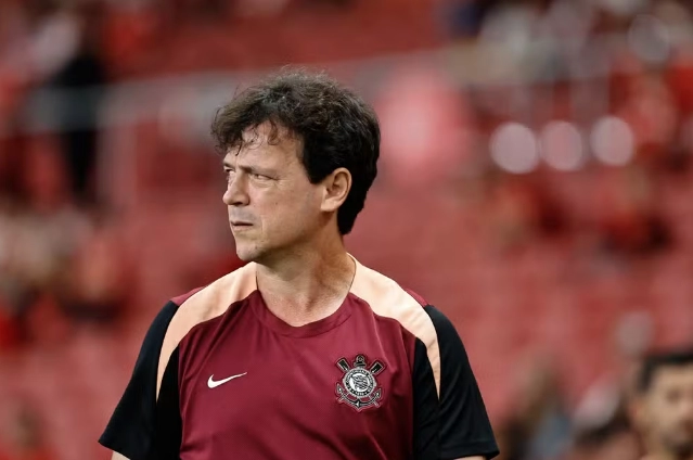 Treinador comandou o Timão em 34 partidas e deixa a equipe na 16ª posição do campeonato, próxima da zona de rebaixamento