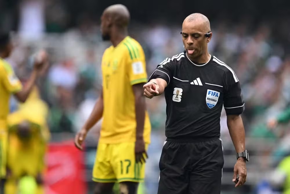 Wilton Pereira Sampaio em México x África do Sul -