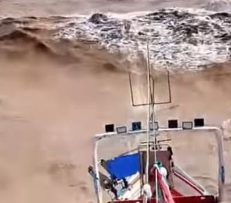 Imagem - Baía do Marajó vira um mar de ondas gigantes e desafia até navegadores experientes