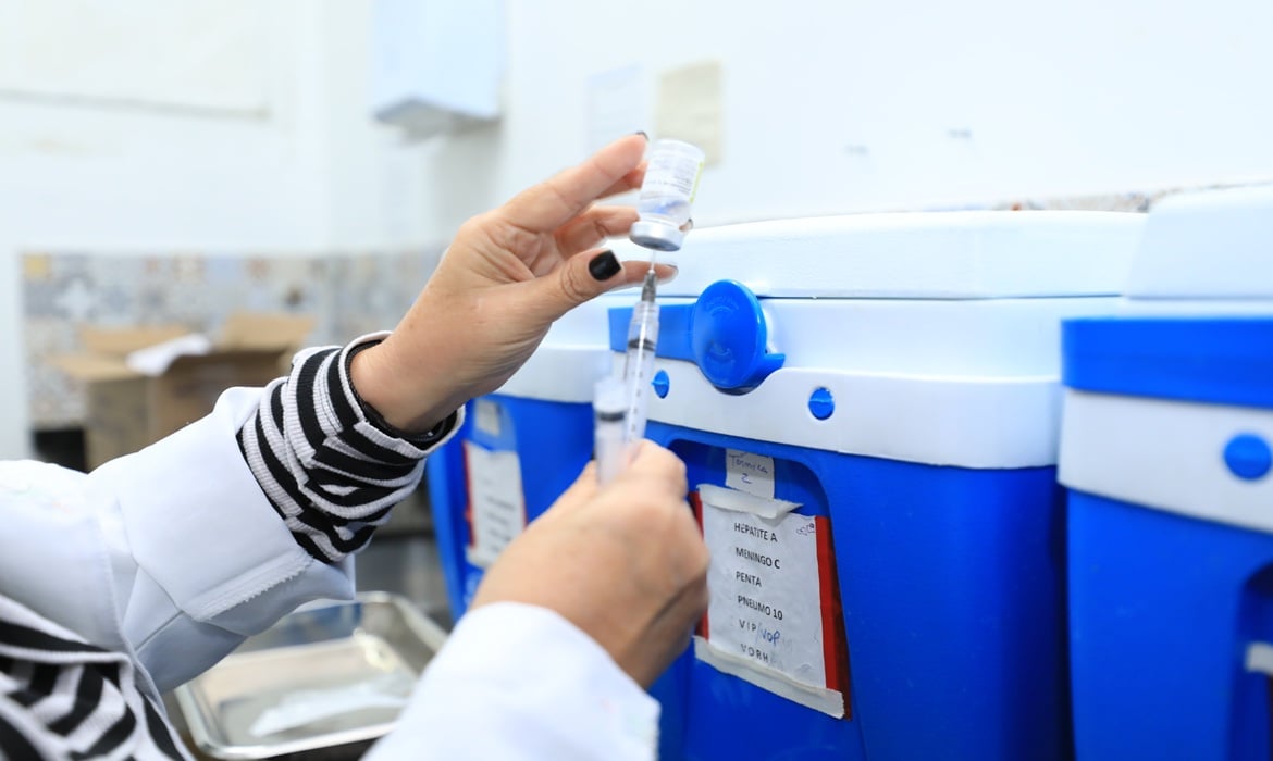 Belém vacina adolescentes contra HPV nas escolas até 30 de outubro -