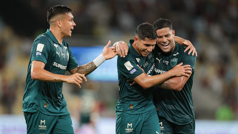 Vitória do Tricolor teve hat-trick de Savarino - 