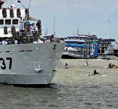 Imagem - Marinha reforça segurança e transforma missão em gesto de fé no Círio Fluvial