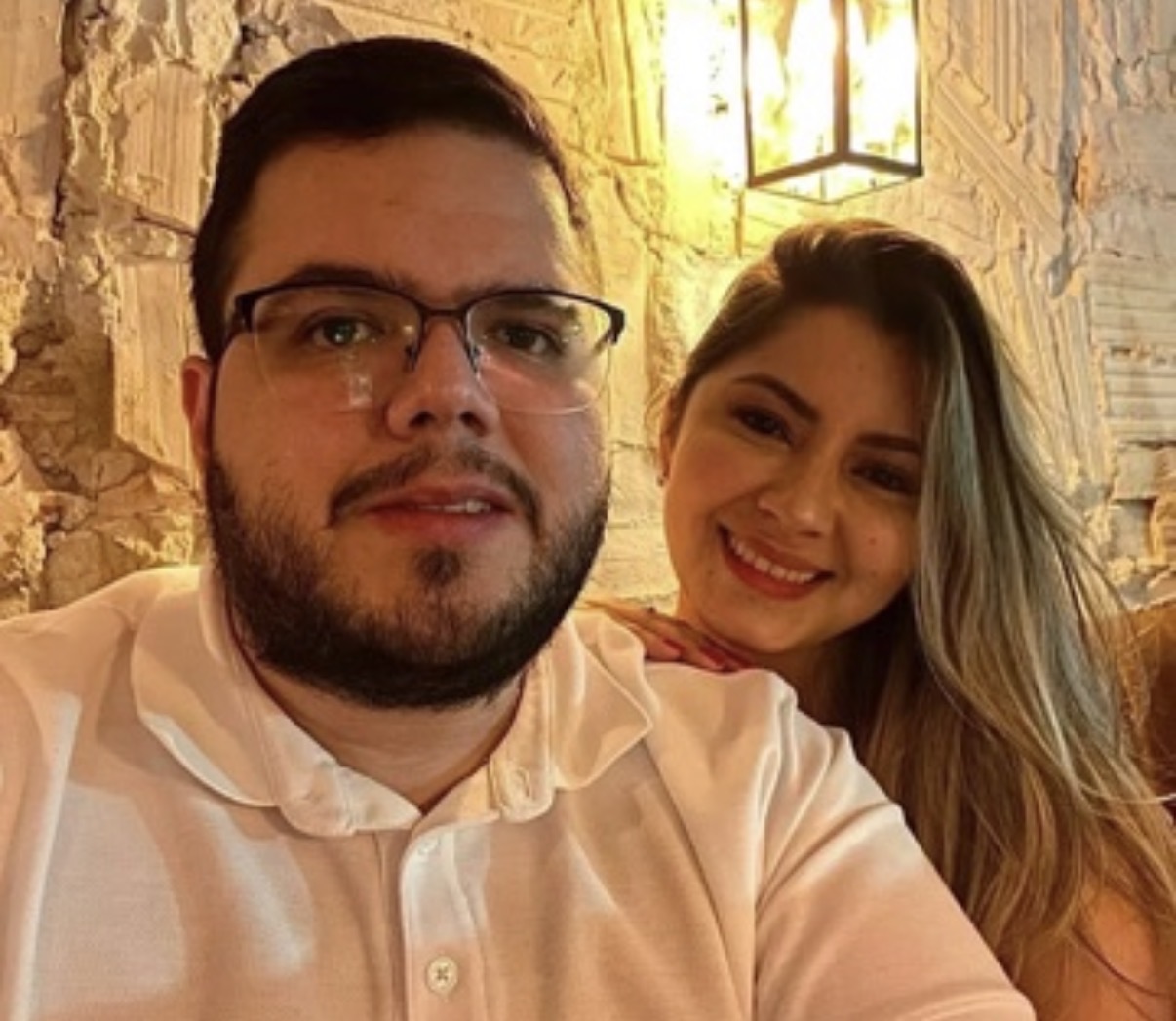 João Baptista Salomão e Glenda Saldanha  casam no próximo dia 28 de novembro. Os convites já vão começar a ser distribuídos.
