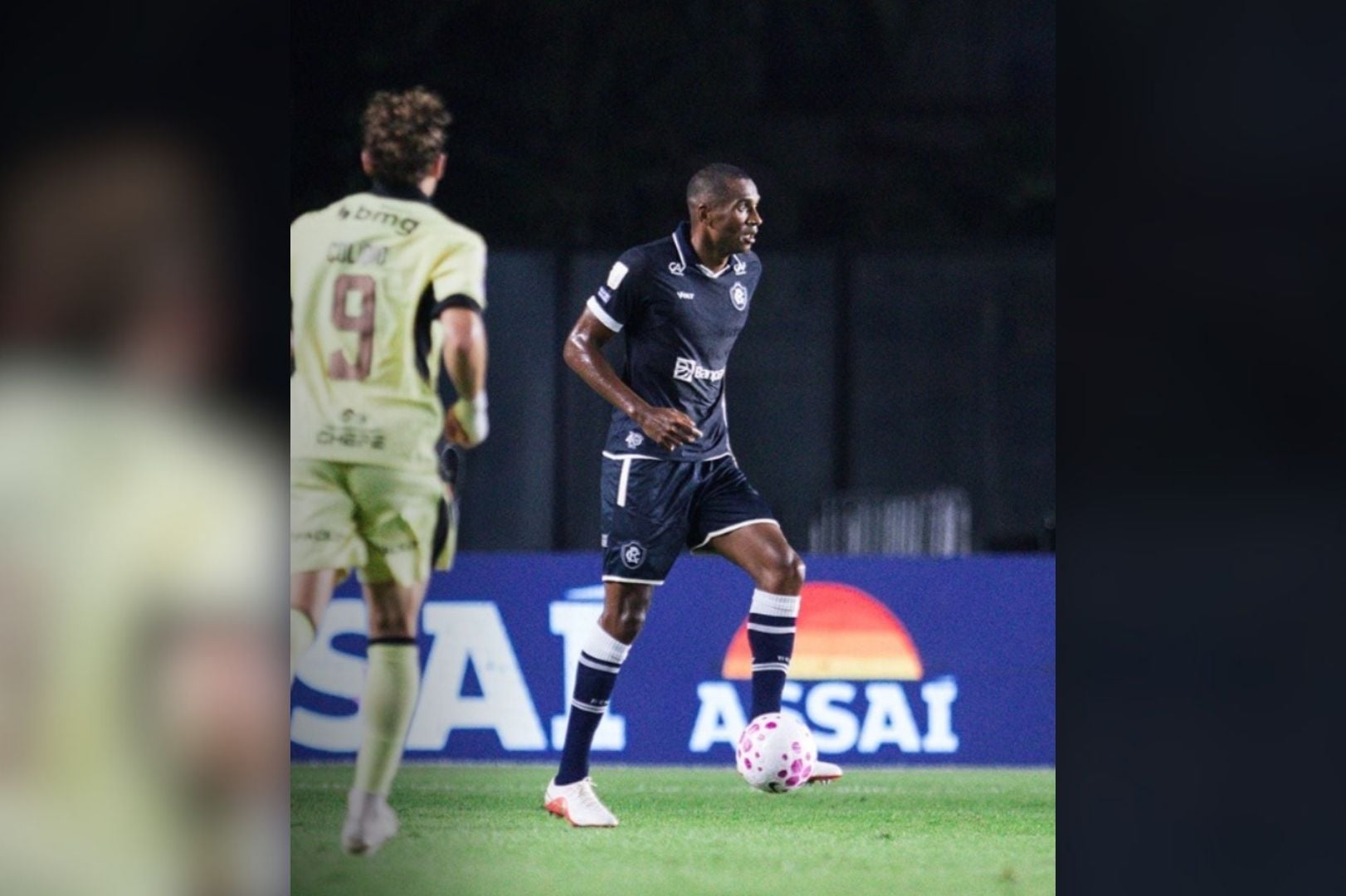 Leão segurou os donos da casa, mas não conseguiu marcar gols - 