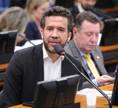Imagem - Janones denuncia censura em decisão do TSE contra "Exército do Lula"
