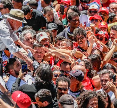 Imagem - Lula afirma que PT entrará na Justiça contra suspensão de canal