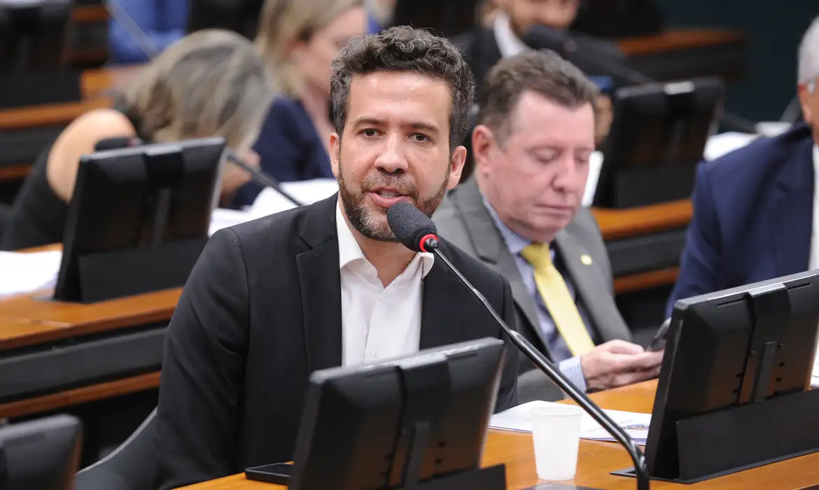Imagem - Janones denuncia censura em decisão do TSE contra "Exército do Lula"