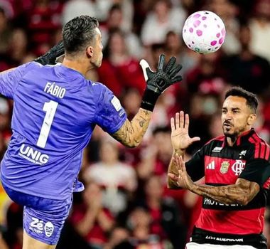Imagem - Danilo sofre duas fraturas na mandíbula após choque no FLAxFLU e passará por cirurgia