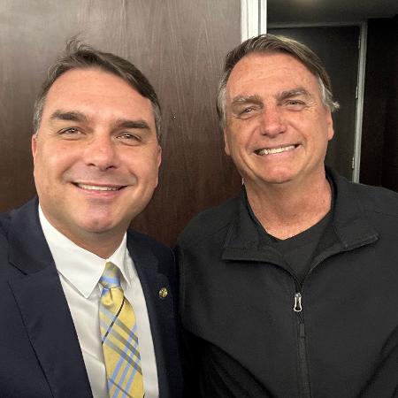Decisão do ministro do STF atende a pedido da defesa de Jair Bolsonaro e mantém restrições estabelecidas anteriormente

