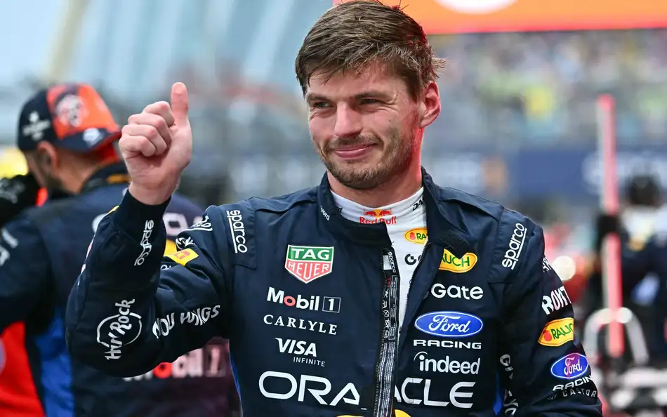 Holandês venceu o GP de Singapura, chegou a 73 triunfos na carreira e ficou atrás apenas de Lewis Hamilton no ranking da categoria.