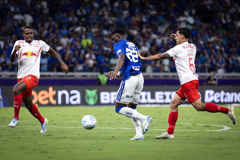 Massa Bruta e Raposa se enfrentam no estádio Cícero de Souza Marques - 