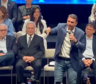 Imagem - Flávio Bolsonaro diz que modelo de El Salvador é pouco e promete endurecer segurança pública