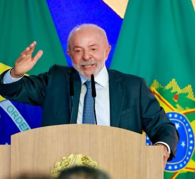 Imagem - Lula diz que pressão popular levou Flávio Bolsonaro a apoiar fim da escala 6x1