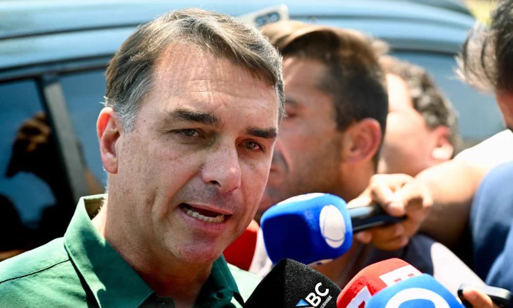 Flávio Bolsonaro provoca Lula e dispara: “Vão dizer que vou acabar com o Sol”