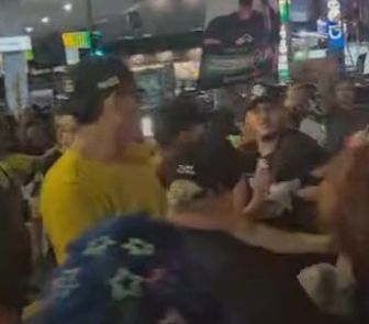 Imagem - Apoiadores de Flávio Bolsonaro e Lula se envolvem em confusão na Doca, em Belém