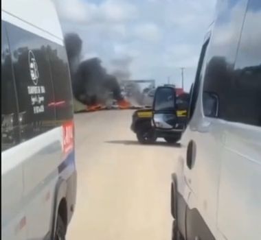 Imagem - Passageiro faz necessidades em van durante bloqueio da BR-010 e vídeo repercute