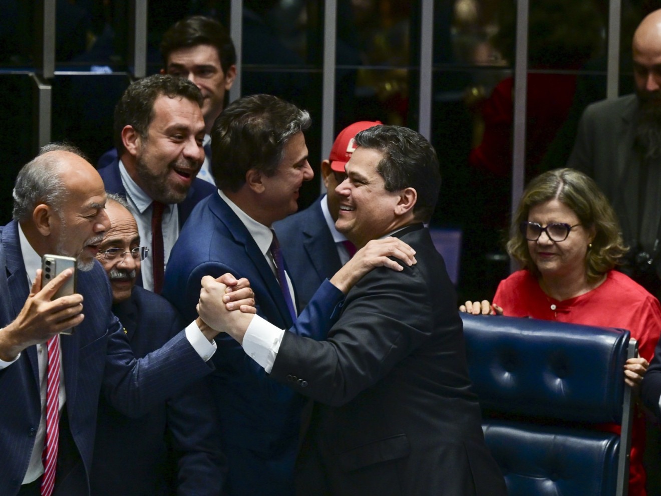Presidente do Senado Federal durante sessão de discussão e votação, em primeiro turno, da proposta de emenda à Constituição que acaba com a escala 6x1.