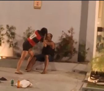 Imagem - Vídeo: Briga entre casal chama atenção de moradores na Av. Duque de Caxias, em Belém