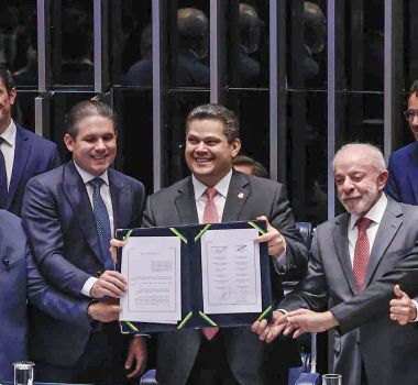Imagem - Escala 5x2 começa em 60 dias após promulgação de emenda pelo Congresso