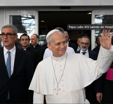 Imagem - Papa Leão XIV recebe alta após cirurgia no pulmão e agradece à equipe médica em Roma