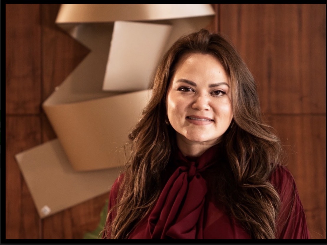 Simone Rodrigues, Nelma Costa e Lu Chaar, diretoras de Atividades Femininas da Assembleia Paraense, e a cerimonialista Lucinha Lage, no Chá das Cinco em homenagem ao Cirio de Nazaré, que contou com a imagem de Nossa Senhora e fundo musical com a Banda Virtudao e DJ Murilo, na última quarta-feira, no Salão Majestic, na sede campestre do clube . 
