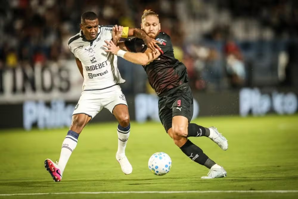 Leão perdeu por 4 a 2 no jogo do primeiro turno do Brasileirão - 