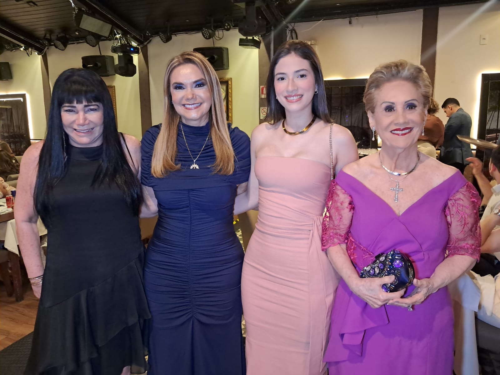 Valéria Quemel Andrade, Nazaré Soares Salua Andrade e Ana Maria Faciola