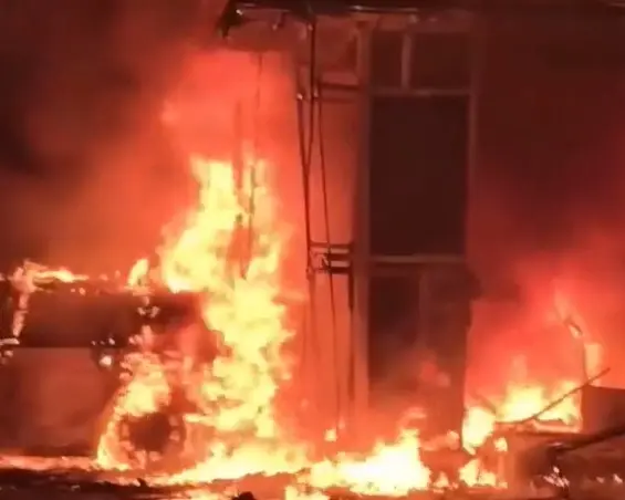 Incêndio aconteceu neste sábado - 