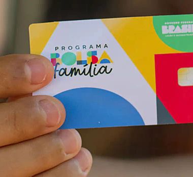 Imagem - Coordenadora da campanha de Flávio Bolsonaro anuncia regra de transição de 2 anos para o Bolsa Família