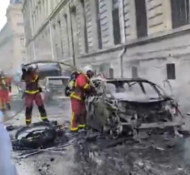 Imagem - França decreta toque de recolher em Paris e outras cidades após onda de saques em protestos