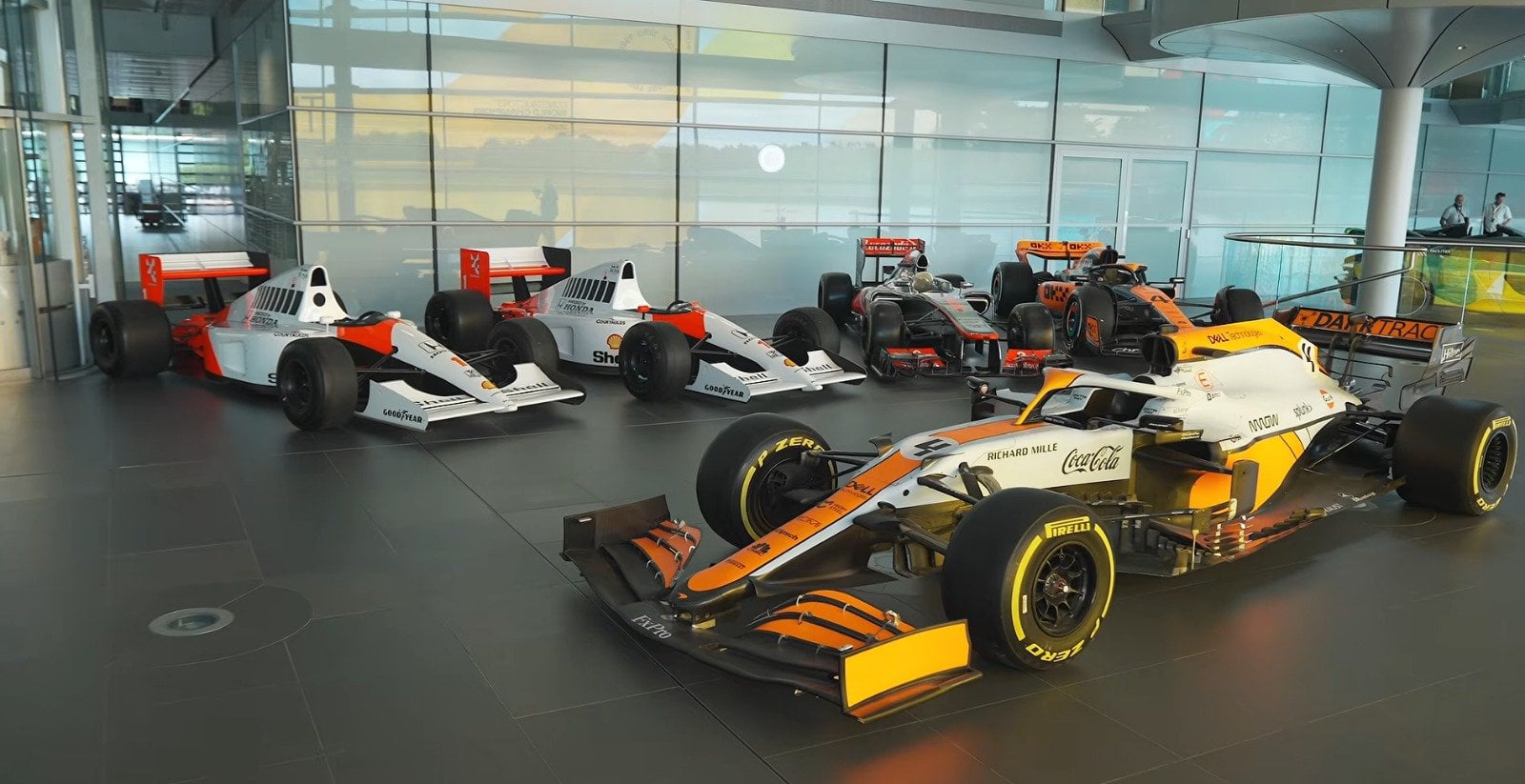 Carros de F1 que estão sendo vendidos pela McLaren - 