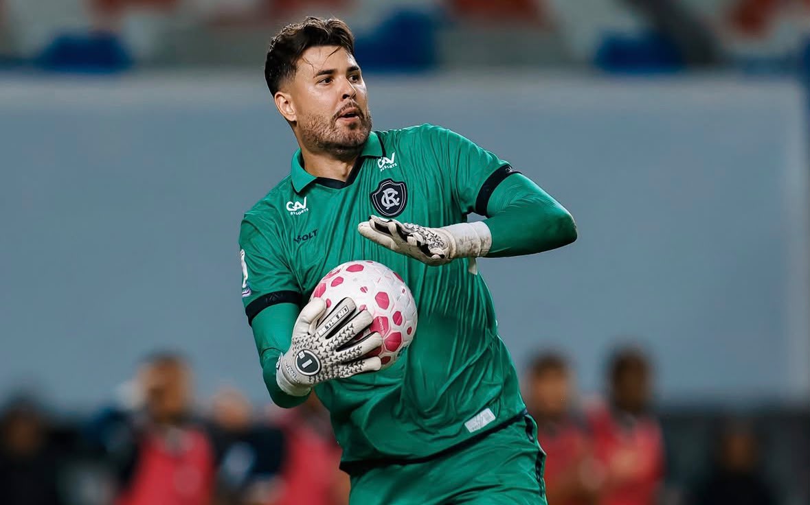Imagem - De volta ao gol do Remo, Ivan tem grande atuação em empate no Brasileirão: 'Goleiro precisa estar pronto'