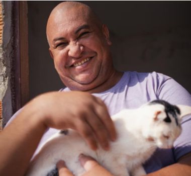 Imagem - Homem que viajou para encontrar namorada criada por IA vira garoto-propaganda e ganha companheira