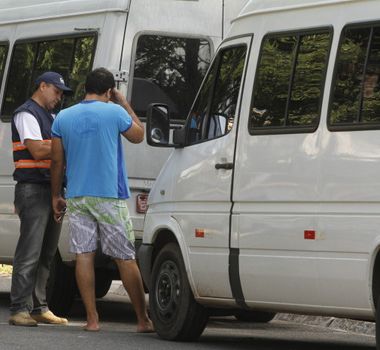 Imagem - Operação apreende vans de transporte irregular em São Brás, em Belém