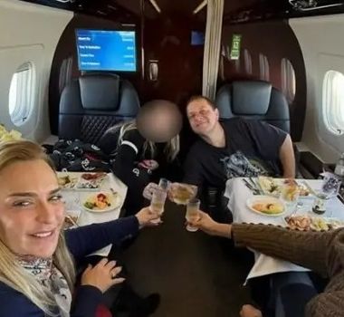 Imagem - Lulinha aparece em fotos com lobista em jatinho de luxo avaliado em mais de US$ 20 milhões