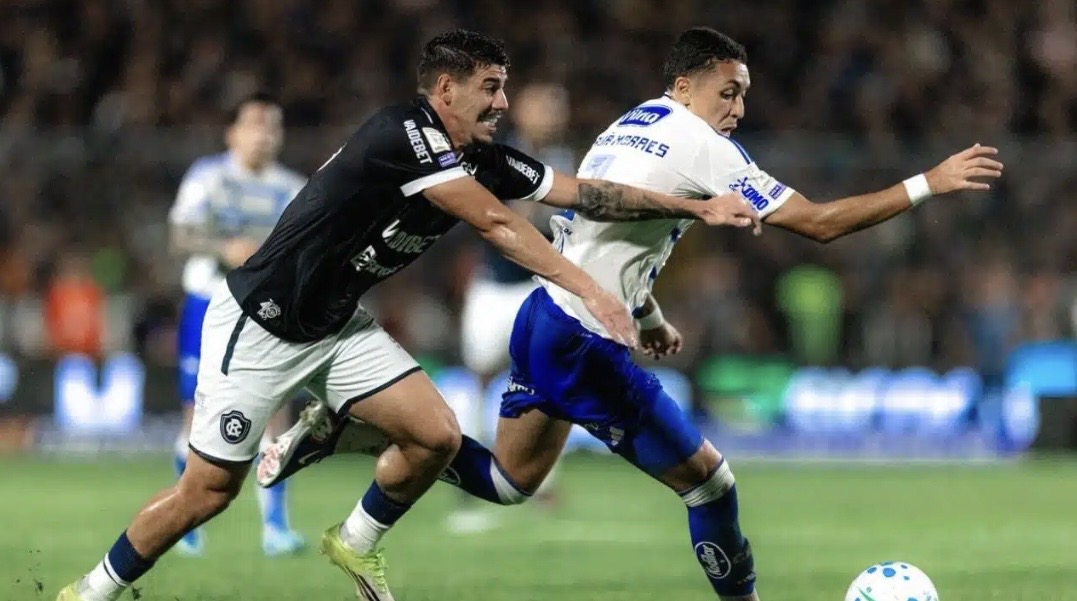 Cruzeiro contra o Remo no turno do Brasileirão - 