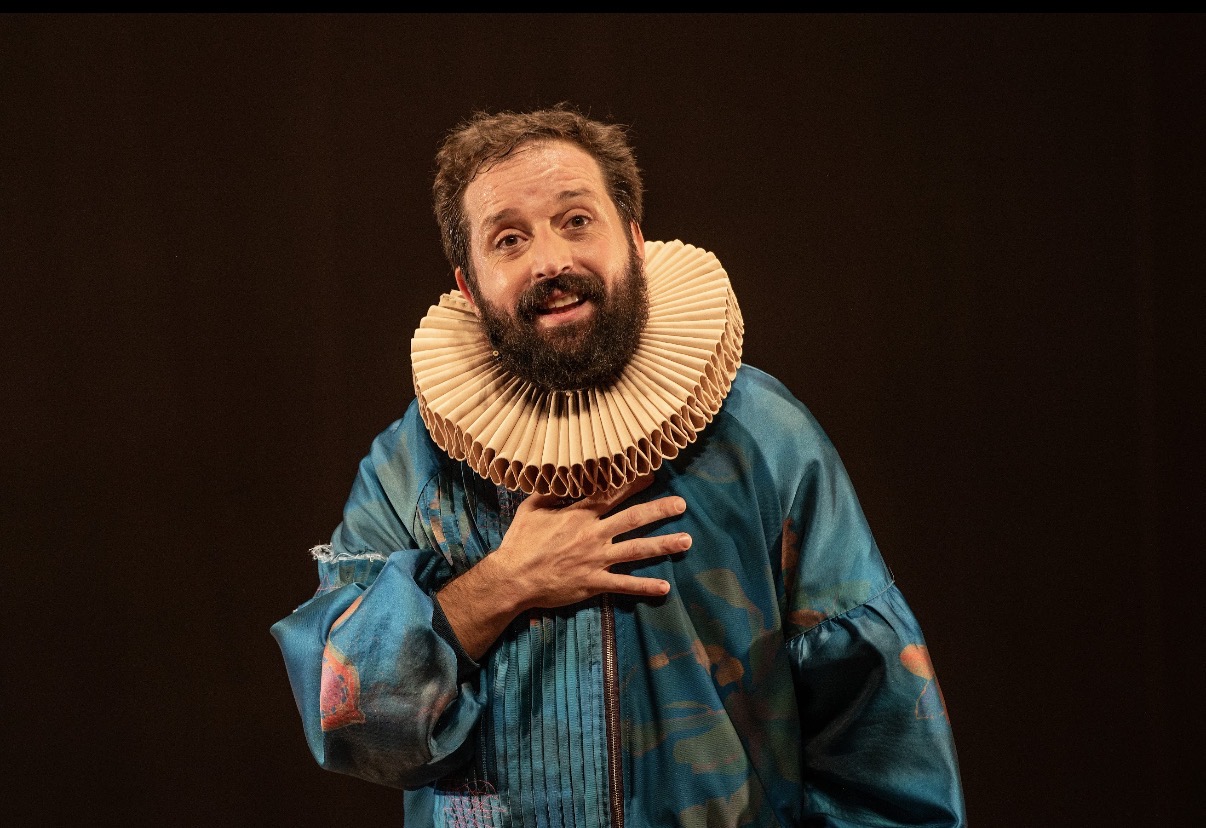 Gregorio Duvivier apresenta monólogo cômico e poético, de sua autoria e de Luciana Paes, que assina a direção do espetáculo 