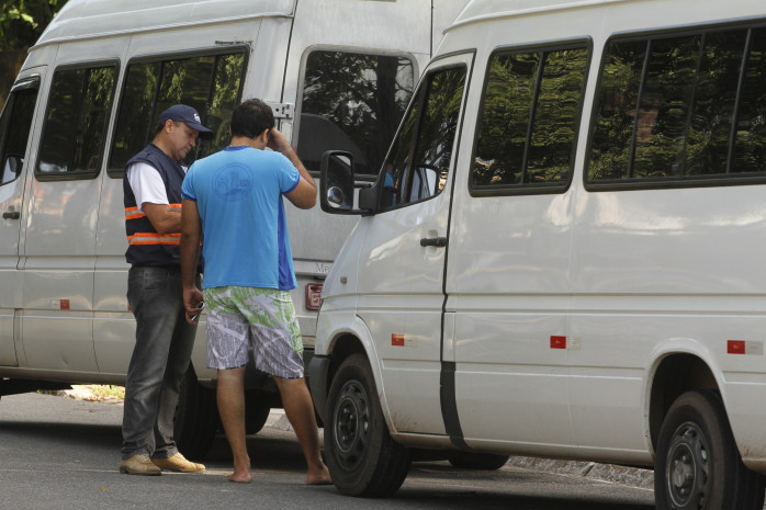 Imagem - Operação apreende vans de transporte irregular em São Brás, em Belém
