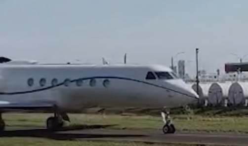 (A aeronave, avaliada em aproximadamente R$ 120 milhões, foi encontrada em Assunção e retornou ao Brasil no dia seguinte, após uma operação conjunta com autoridades paraguaias.)