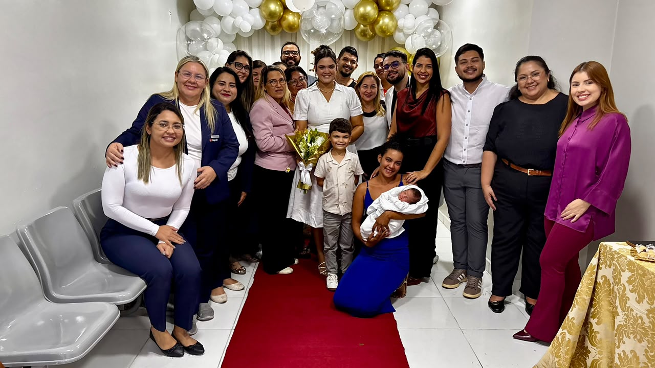 Felipe Soares Reis, de 34 anos, oficializou a união com a companheira após nove anos de relacionamento; cerimônia foi organizada com a ajuda de profissionais e parceiros.