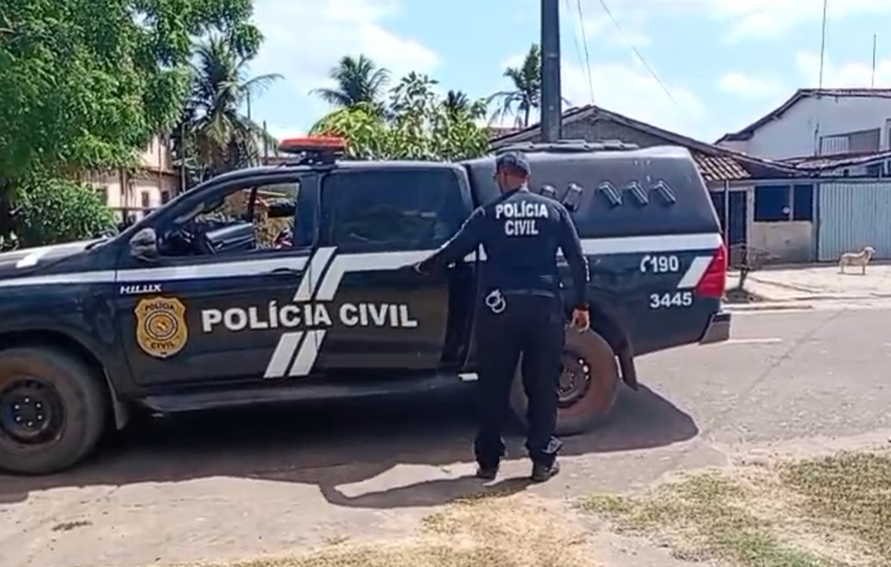 Jovem de 17 anos foi apreendida

