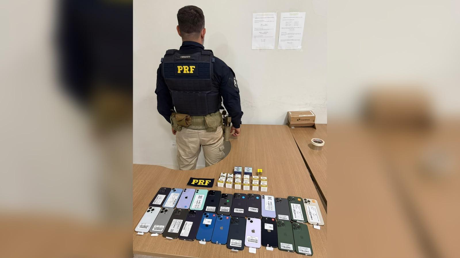 PRF intercepta caminhão-baú e apreende celulares e emagrecedores ilegais em Itaituba