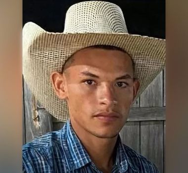 Imagem - Jovem morre após sofrer descarga elétrica enquanto usava celular carregando, no Pará