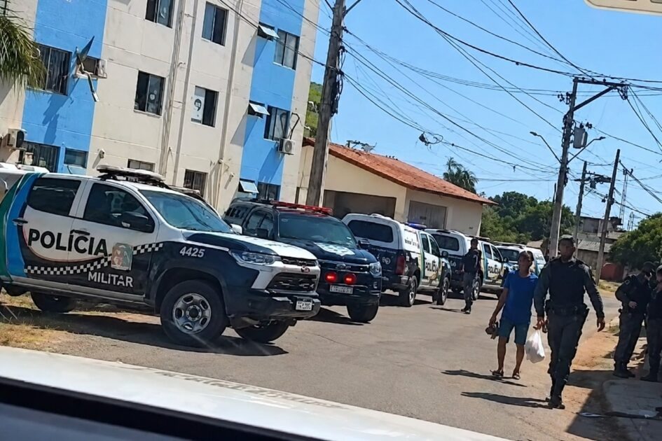 Por volta das 9h, os disparos nas proximidades da escola levaram a instituição a entrar em alerta